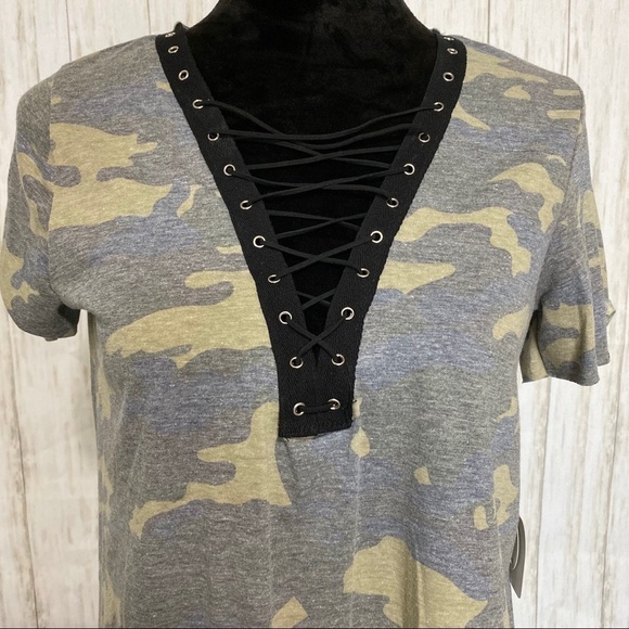 HIPPIE Chic NWT lace up camouflage short sleeve - Picture 2 of 9